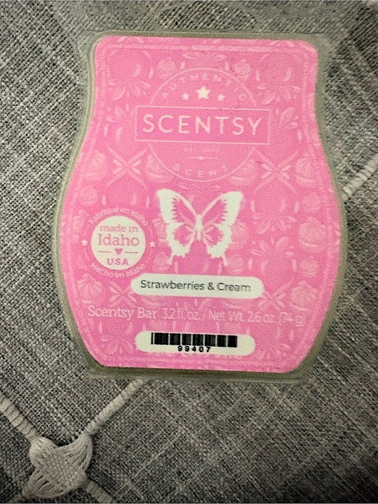 Scentsy Other - Scentsy Strawberries & Cream Scentsy Bar Wax Melt Pink & Cream